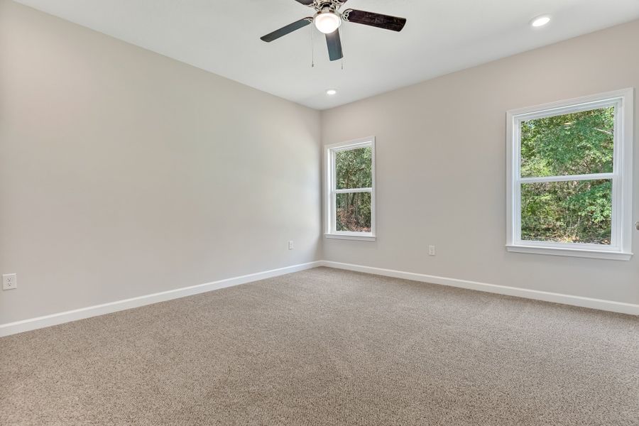 Spacious, unfurnished interior of a new home in Oak Hollow, Crestview (Image 29).