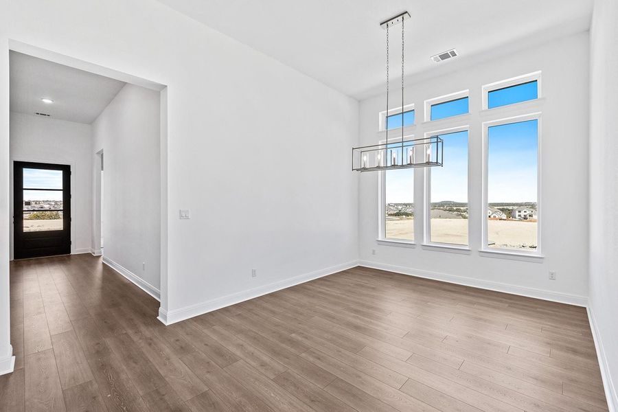 Spacious, unfurnished interior of a new home in Lariat - 70', Liberty Hill (Image 22).