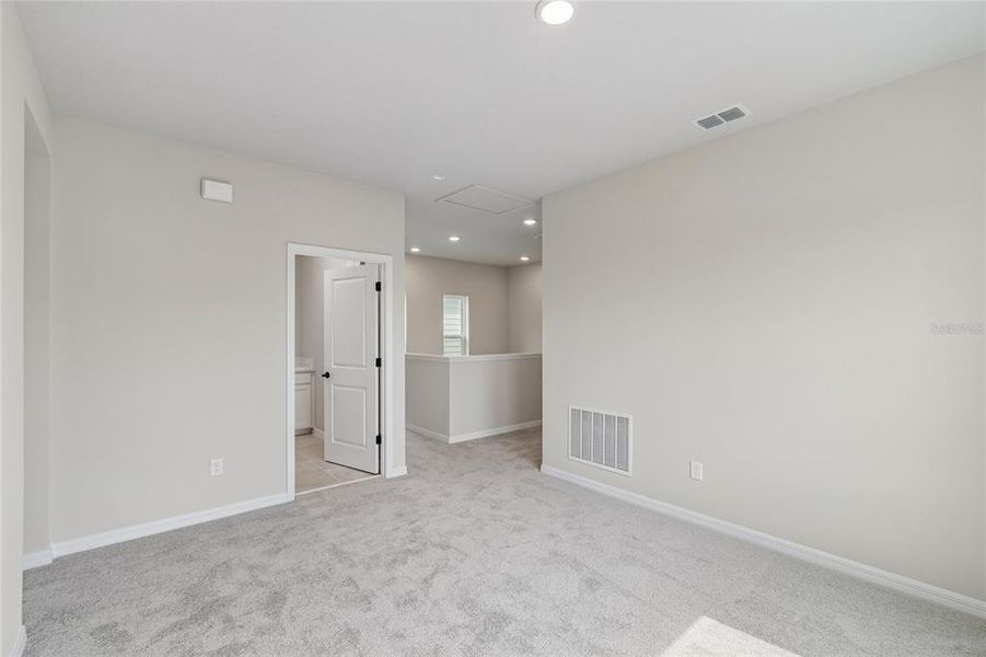 Spacious, unfurnished interior of a new home in Weslyn Park in Sunbridge 34', St. Cloud (Image 24). Spacious, unfurnished interior of a new home in Weslyn Park in Sunbridge 34', St. Cloud (Image 24).