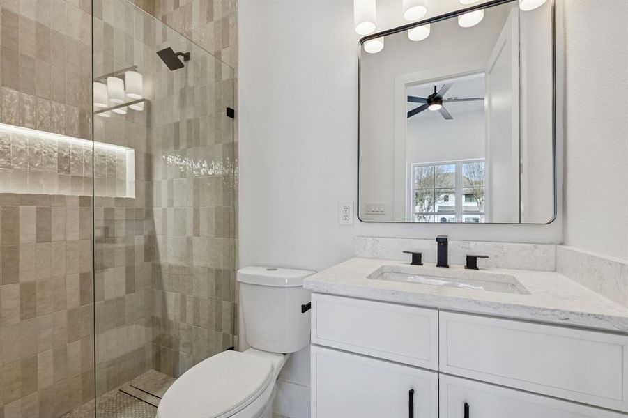 Furnished interior view inside a new home in , Farmers Branch (Image 15).