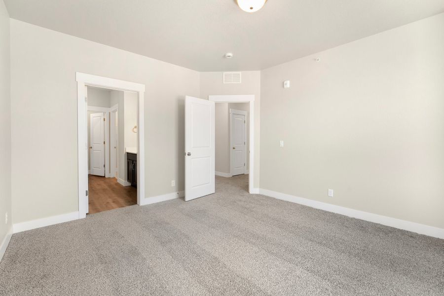 Spacious, unfurnished interior of a new home in Wilder at Timnath Ranch, Timnath (Image 18). Spacious, unfurnished interior of a new home in Wilder at Timnath Ranch, Timnath (Image 18).