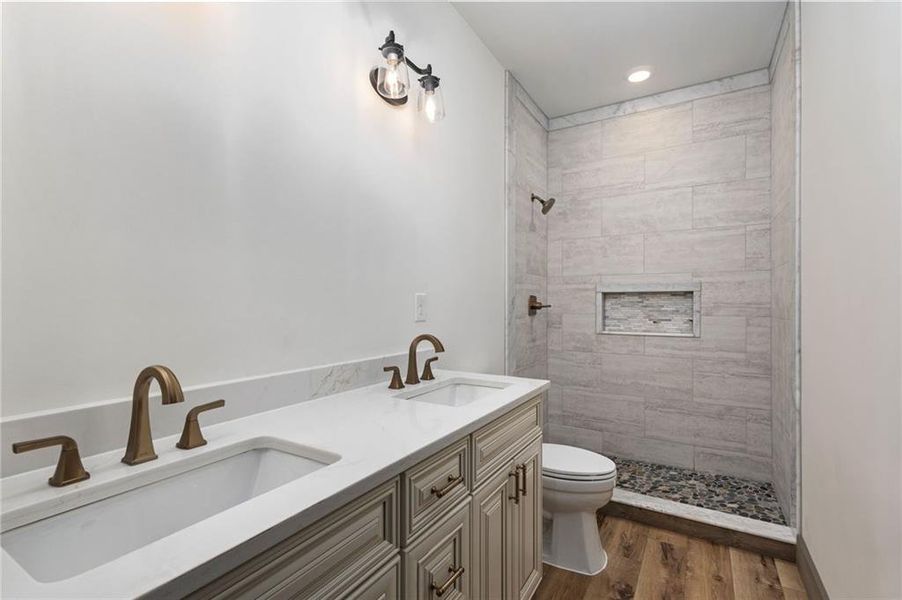 Furnished interior view inside a new home in , Ellijay (Image 8).