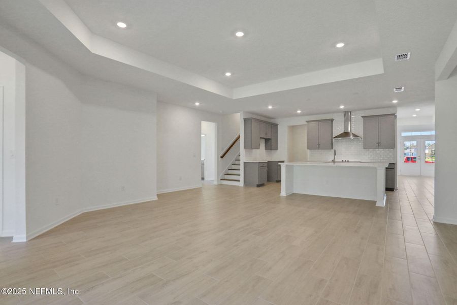 Spacious, unfurnished interior of a new home in , Green Cove Springs (Image 39).