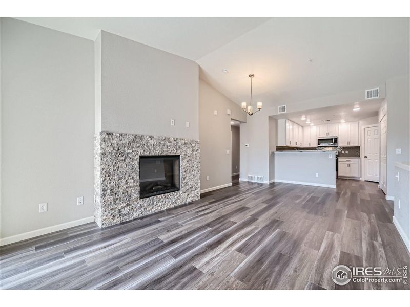 Spacious, unfurnished interior of a new home in , Longmont (Image 14).