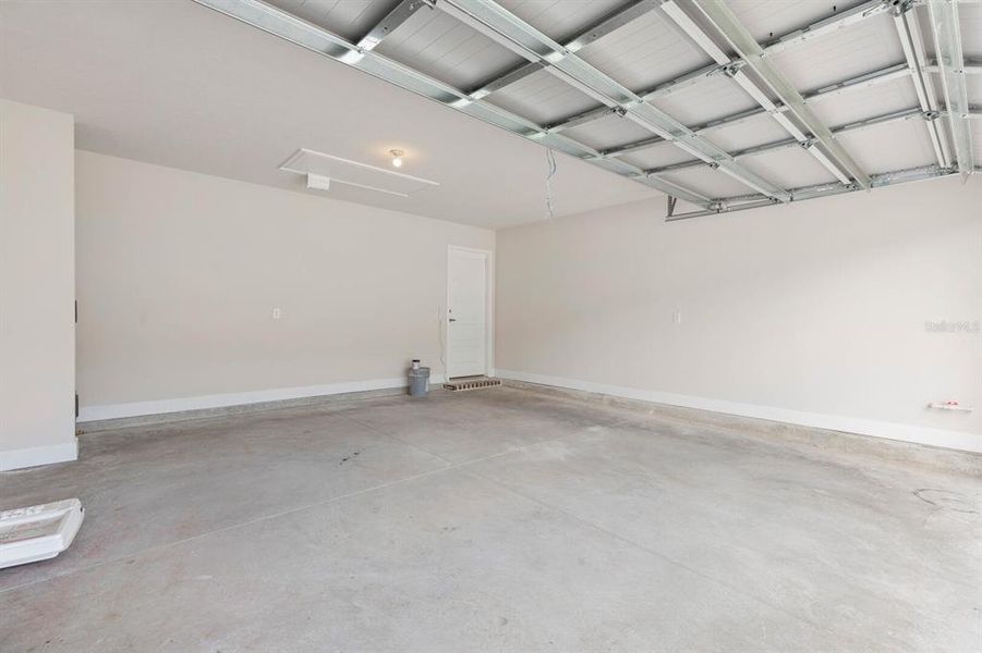 Spacious, unfurnished interior of a new home in , Palm Coast (Image 12).