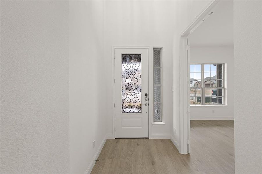 Spacious, unfurnished interior of a new home in Hidden Vistas, Burleson (Image 22).