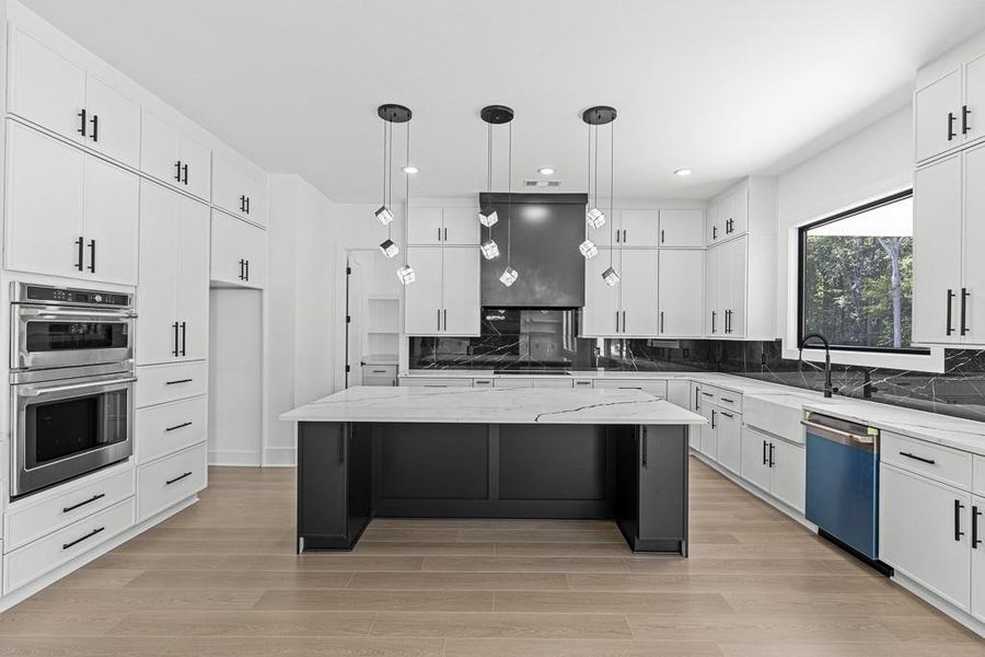 Furnished interior view inside a new home in , Jefferson (Image 6).