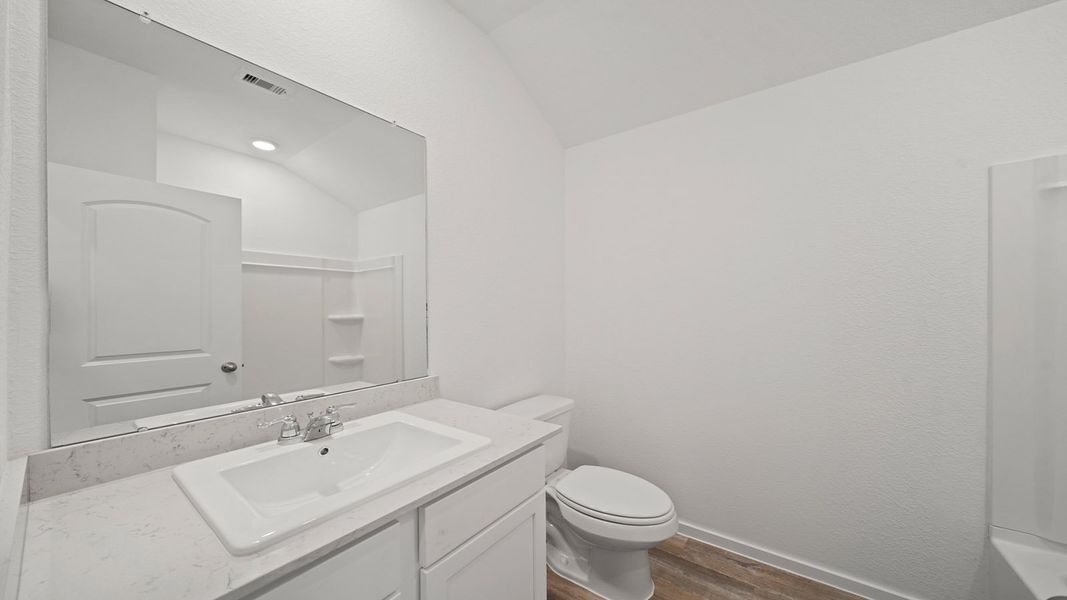 Furnished interior view inside a new home in Sunterra Lakes, Katy (Image 10). Furnished interior view inside a new home in Sunterra Lakes, Katy (Image 10).