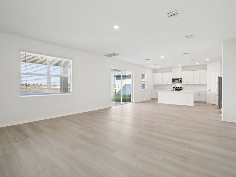 Spacious, unfurnished interior of a new home in Coasterra - Reserve Series, Palmetto (Image 9).