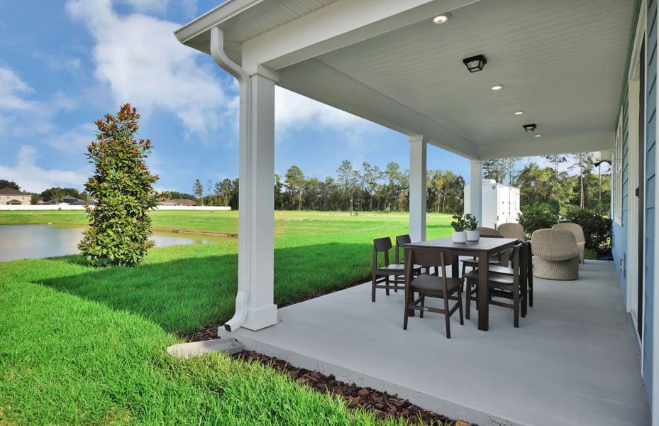 Representative exterior details of a home built from the Whitestone by Pulte Homes in Joseph Oaks, Jacksonville (Image 3).