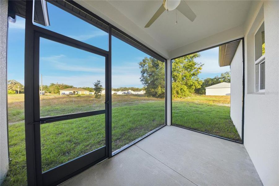 Exterior details and patio area of a home in , Belleview (Image 4).