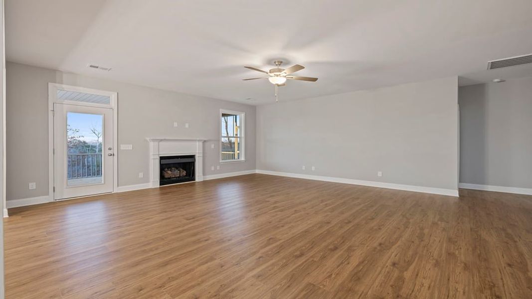 Spacious, unfurnished interior of a new home in Shadowood II, Seneca (Image 16).