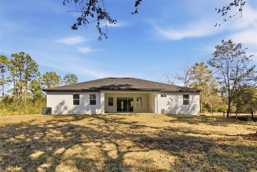 Exterior details and patio area of a home in , Orlando (Image 3).