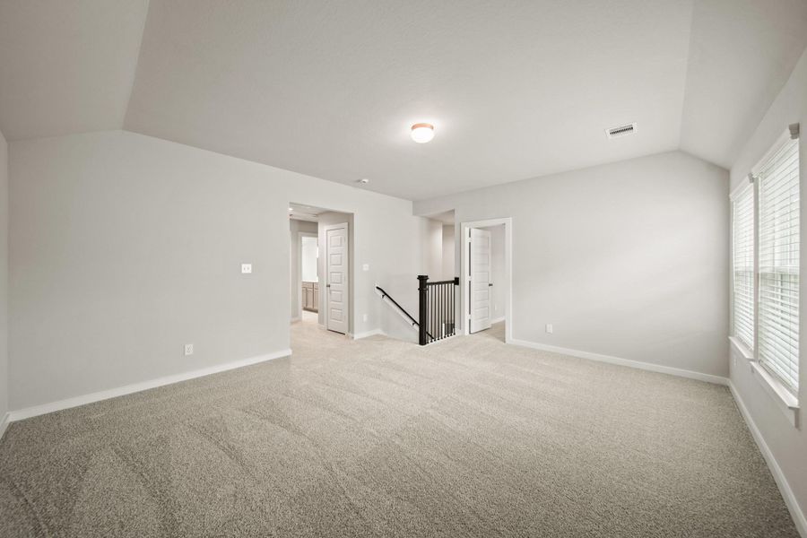 Spacious, unfurnished interior of a new home in Grand Oaks – The Cove, Houston (Image 21). Spacious, unfurnished interior of a new home in Grand Oaks – The Cove, Houston (Image 21).