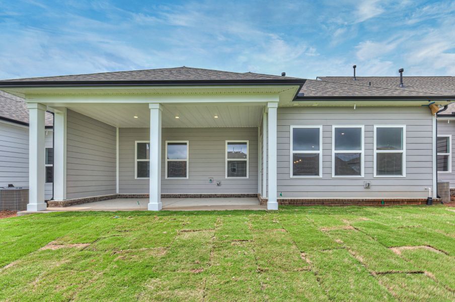 *Photo of example home. Selections & Finishes May Vary.