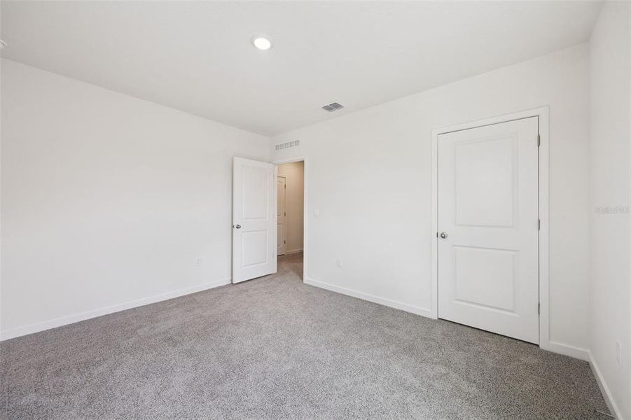 Spacious, unfurnished interior of a new home in Bradbury Estates, Sanford (Image 25).