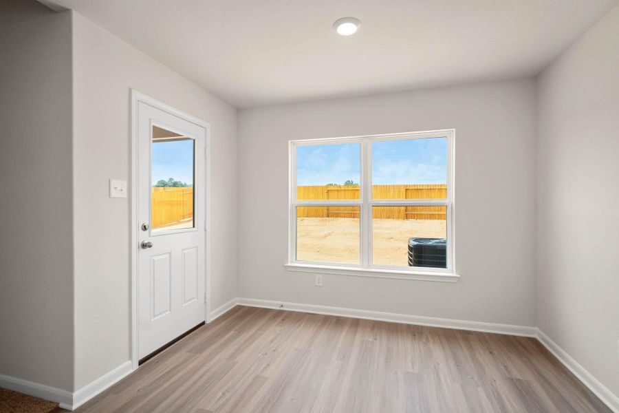 Spacious, unfurnished interior of a new home in Freeman Ranch, Katy (Image 8). Spacious, unfurnished interior of a new home in Freeman Ranch, Katy (Image 8).