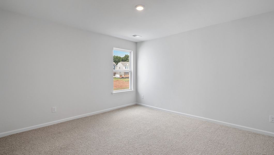 Spacious, unfurnished interior of a new home in Hunters Ridge, Woodruff (Image 24).
