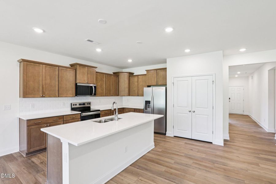 37-web-or-mls-805 Iris Stream Ct-S0807-0 37-web-or-mls-805 Iris Stream Ct-S0807-0