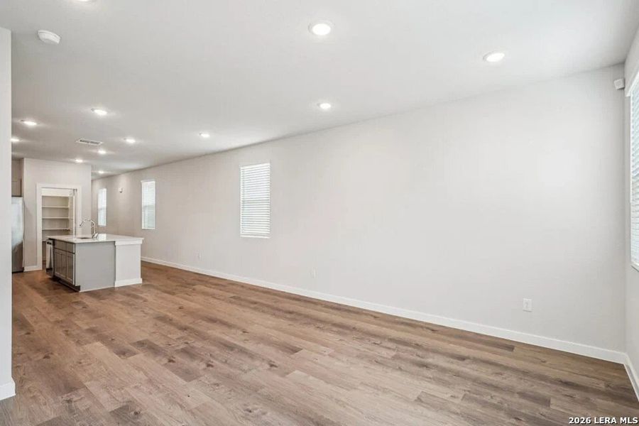 Spacious, unfurnished interior of a new home in Park Place, New Braunfels (Image 21). Spacious, unfurnished interior of a new home in Park Place, New Braunfels (Image 21).