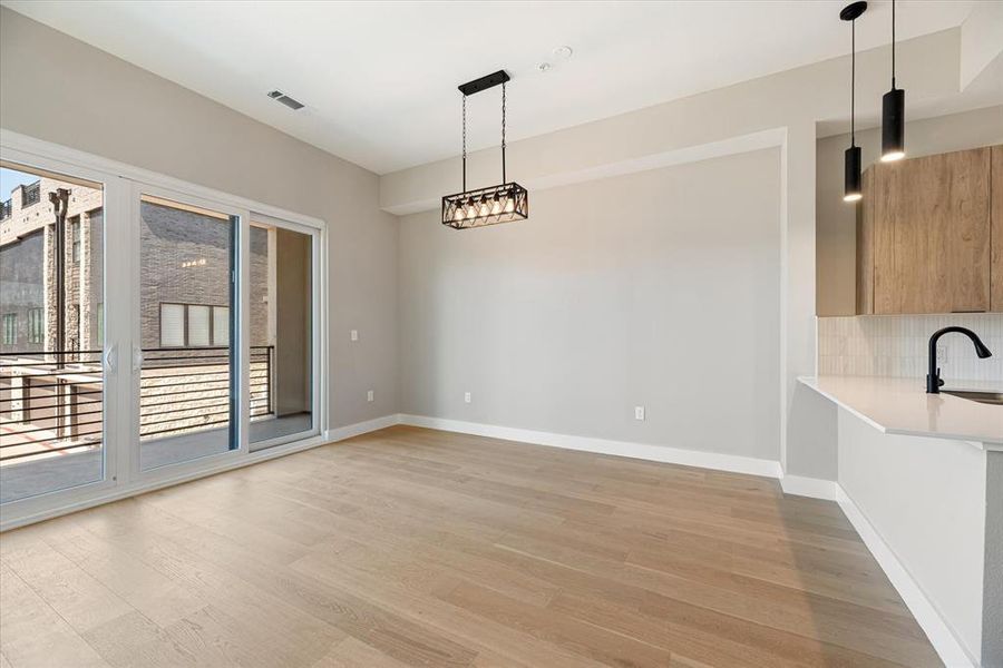 Spacious, unfurnished interior of a new home in , Farmers Branch (Image 16).