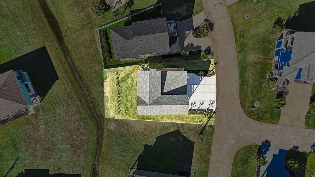 Exterior details and patio area of a home in , Galveston (Image 28).