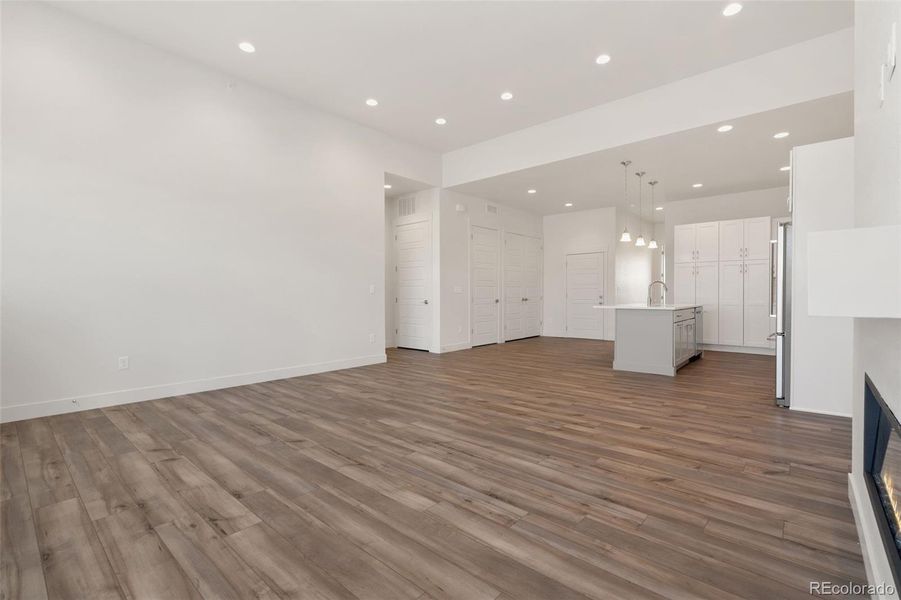 Spacious, unfurnished interior of a new home in , Fort Collins (Image 12).