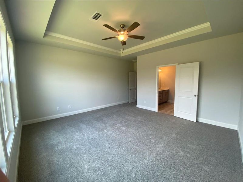 Spacious, unfurnished interior of a new home in , Jefferson (Image 42).