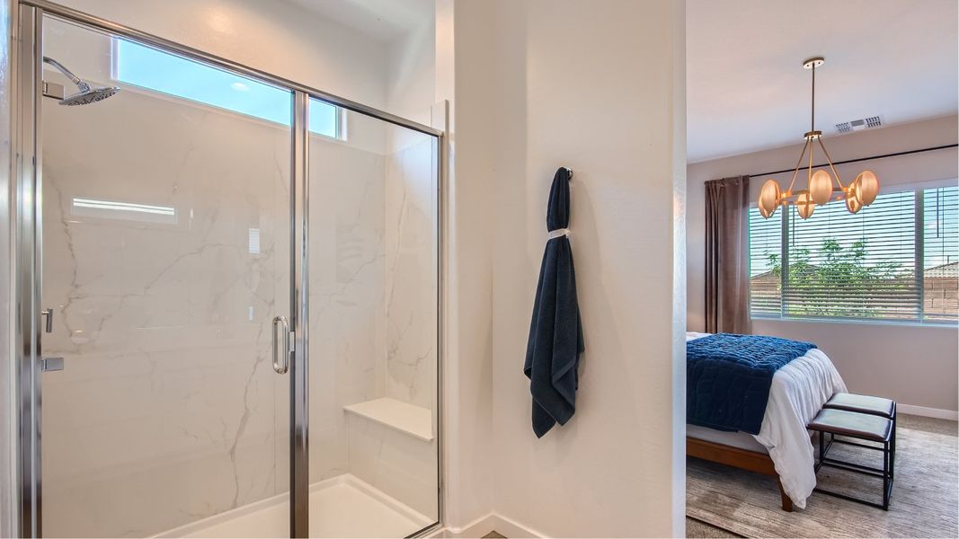 5583 Explorer Owners Bath 2of2 F1 Base3