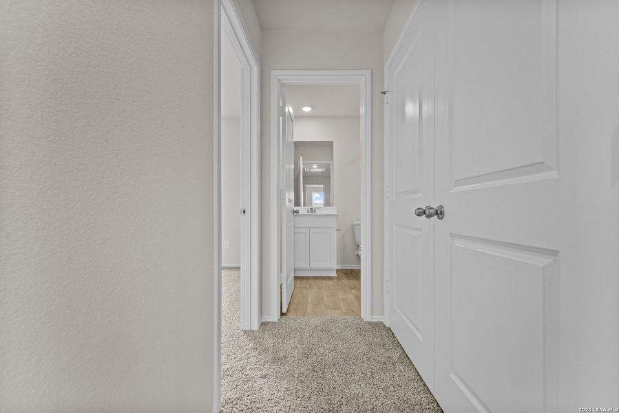 Spacious, unfurnished interior of a new home in Bollinger, Maxwell (Image 25).