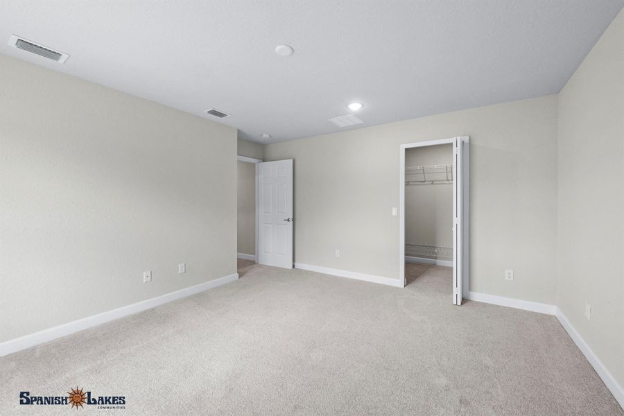 Spacious, unfurnished interior of a new home in , Fort Pierce (Image 13).