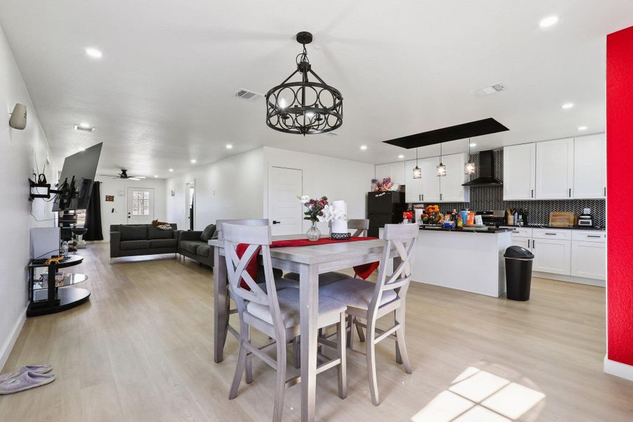 Furnished interior view inside a new home in , Dale (Image 12).