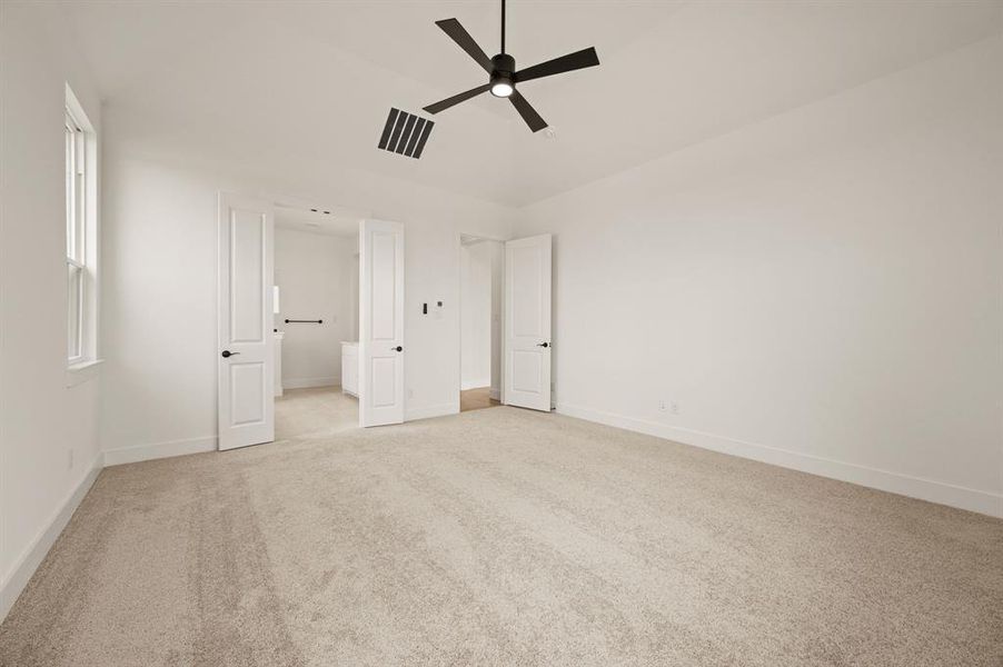 Spacious, unfurnished interior of a new home in Bella Crossing, Fort Worth (Image 30).