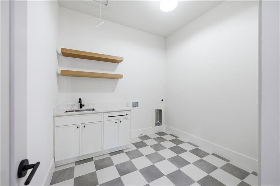 Image 86 of a home in .
