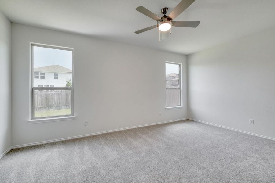 Spacious, unfurnished interior of a new home in Sonterra - Cool Water, Jarrell (Image 4).