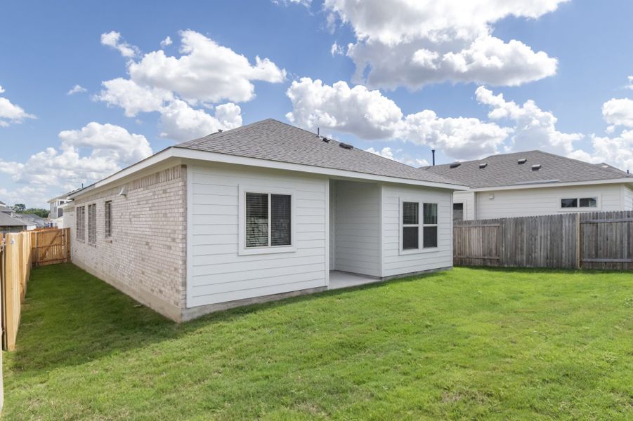 Exterior details and patio area of a home in Crosswinds, San Marcos (Image 19).