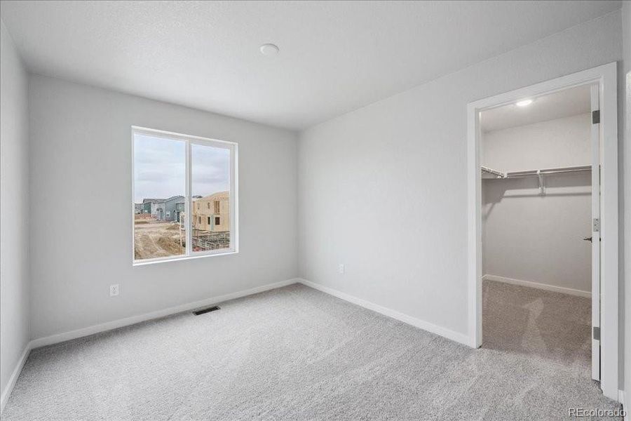 Spacious, unfurnished interior of a new home in Farmlore, Brighton (Image 20).