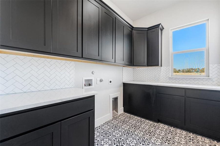 Furnished interior view inside a new home in Creekview Addition, Van Alstyne (Image 8). Furnished interior view inside a new home in Creekview Addition, Van Alstyne (Image 8).