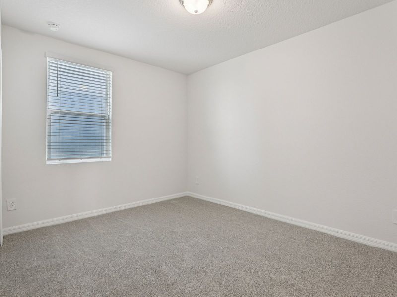 Spacious, unfurnished interior of a new home in Springs at Lake Alfred - Signature Series, Lake Alfred (Image 11).