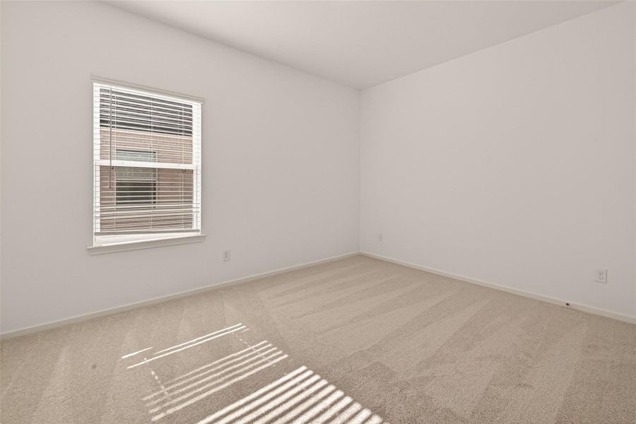 Spacious, unfurnished interior of a new home in Lago Mar, Texas City (Image 33).