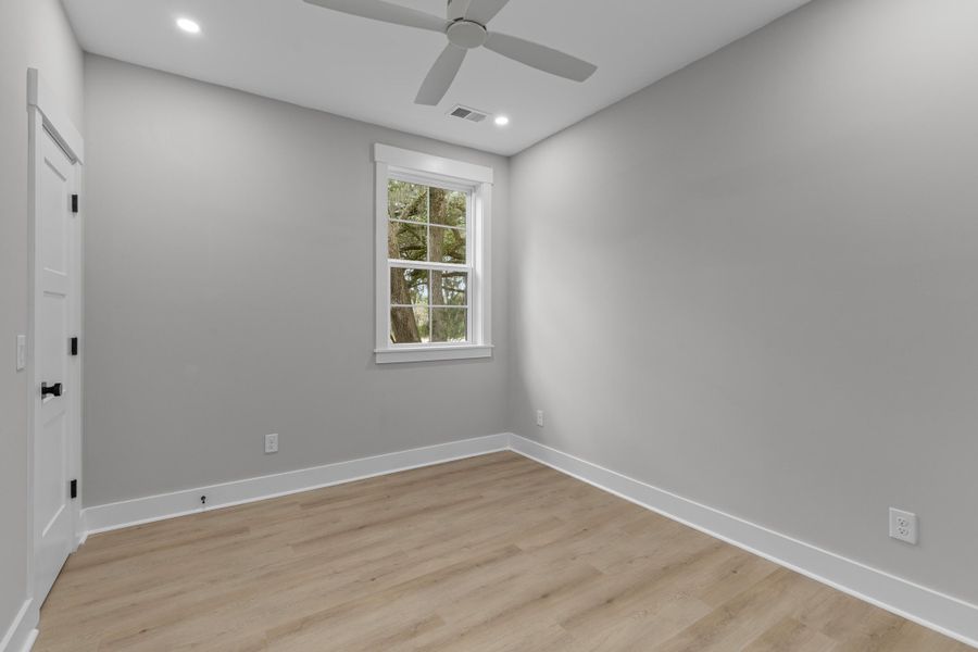 Spacious, unfurnished interior of a new home in , North Charleston (Image 25).