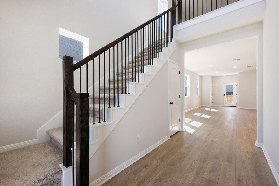 Spacious, unfurnished interior of a new home in Lariat, Liberty Hill (Image 31).