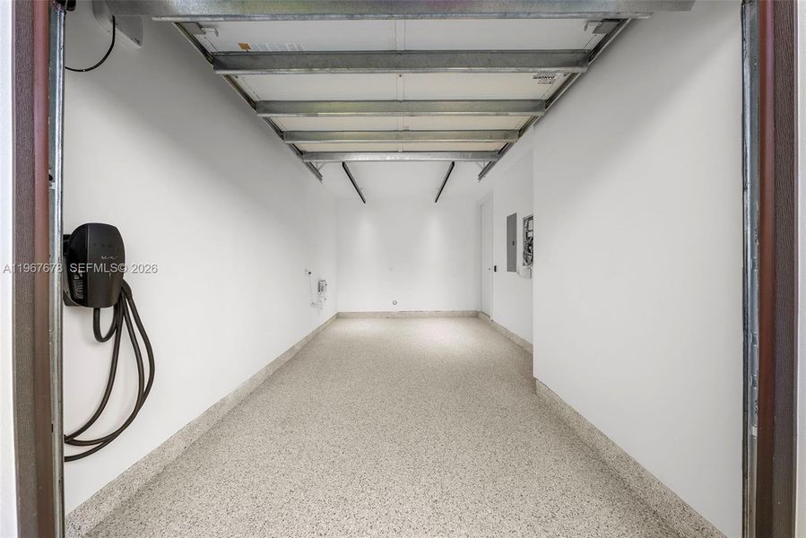 Spacious, unfurnished interior of a new home in , Miami (Image 83).