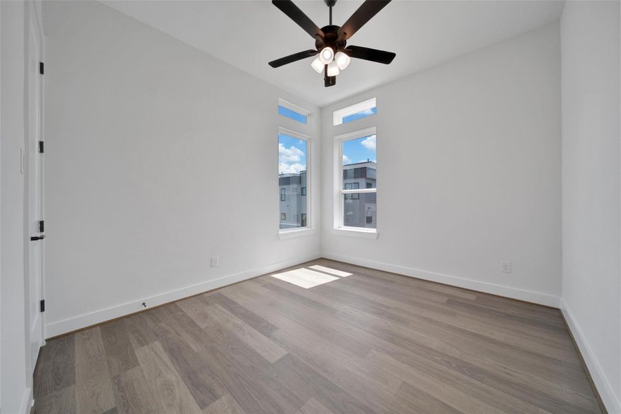 Spacious, unfurnished interior of a new home in Lago Pointe, Seabrook (Image 14). Spacious, unfurnished interior of a new home in Lago Pointe, Seabrook (Image 14).