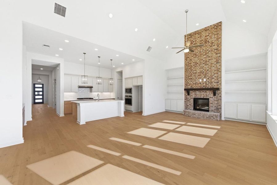 Spacious, unfurnished interior of a new home in 6 Creeks at Waterridge, Kyle (Image 16).