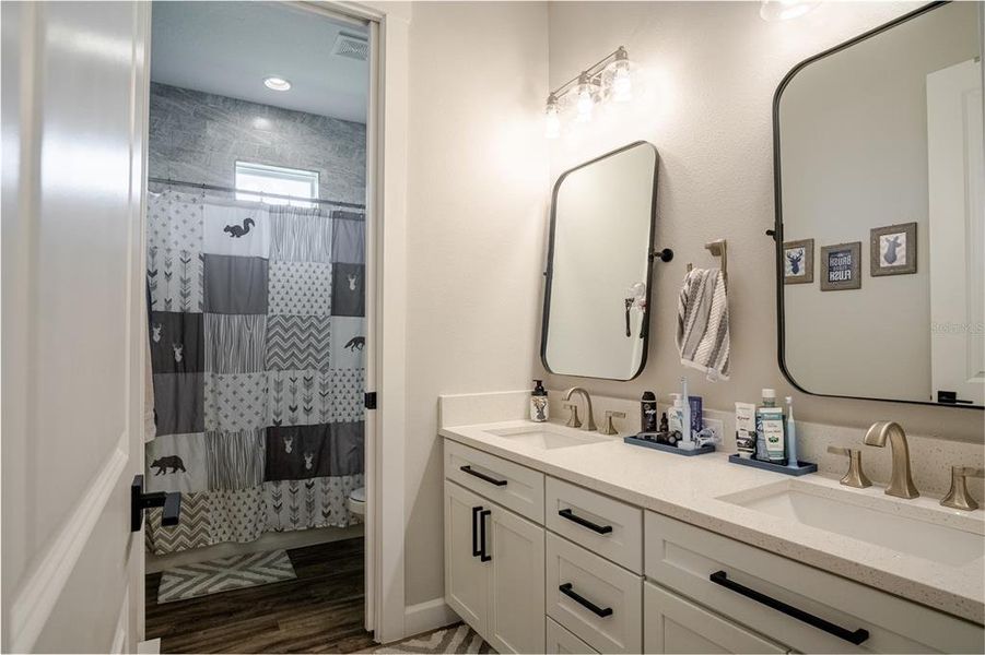 Furnished interior view inside a new home in , Auburndale (Image 9).