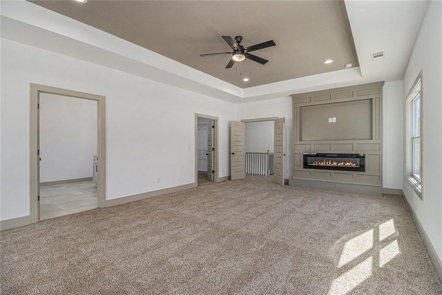 Spacious, unfurnished interior of a new home in , Oxford (Image 28).