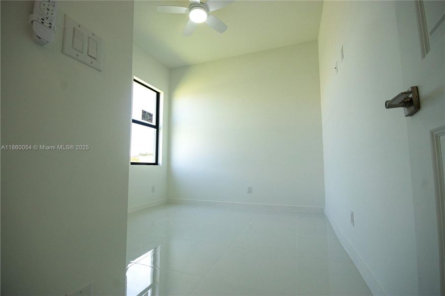 Spacious, unfurnished interior of a new home in , Lehigh Acres (Image 38).