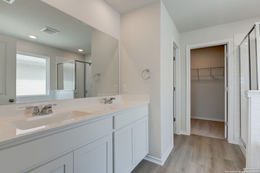 Furnished interior view inside a new home in Meadows at Hennersby Hollow 40's, San Antonio (Image 13). Furnished interior view inside a new home in Meadows at Hennersby Hollow 40's, San Antonio (Image 13).