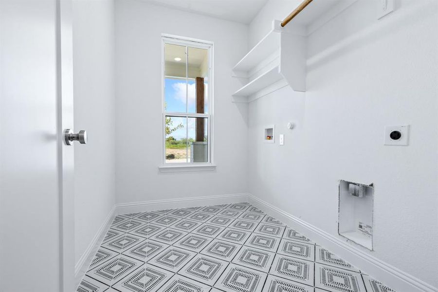 Spacious, unfurnished interior of a new home in University Park at Northpointe, Denton (Image 35).